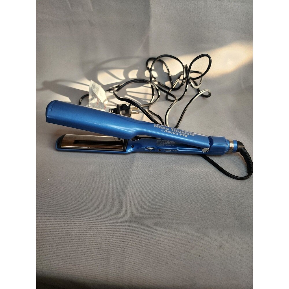 BaByliss PRO Nano Titanium 1.5 Inch Curved Iron with Adjustable Heat, Blue